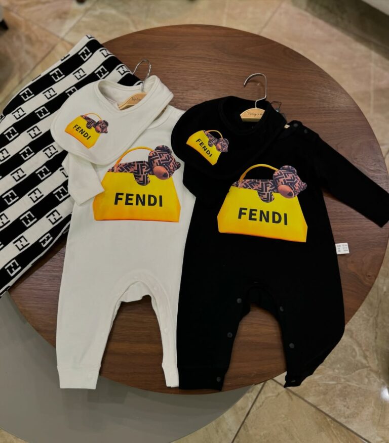 MACACÃO INFANTIL - FENDI