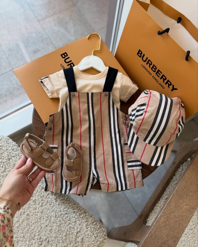 MACACÃO INFANTIL - BURBERRY