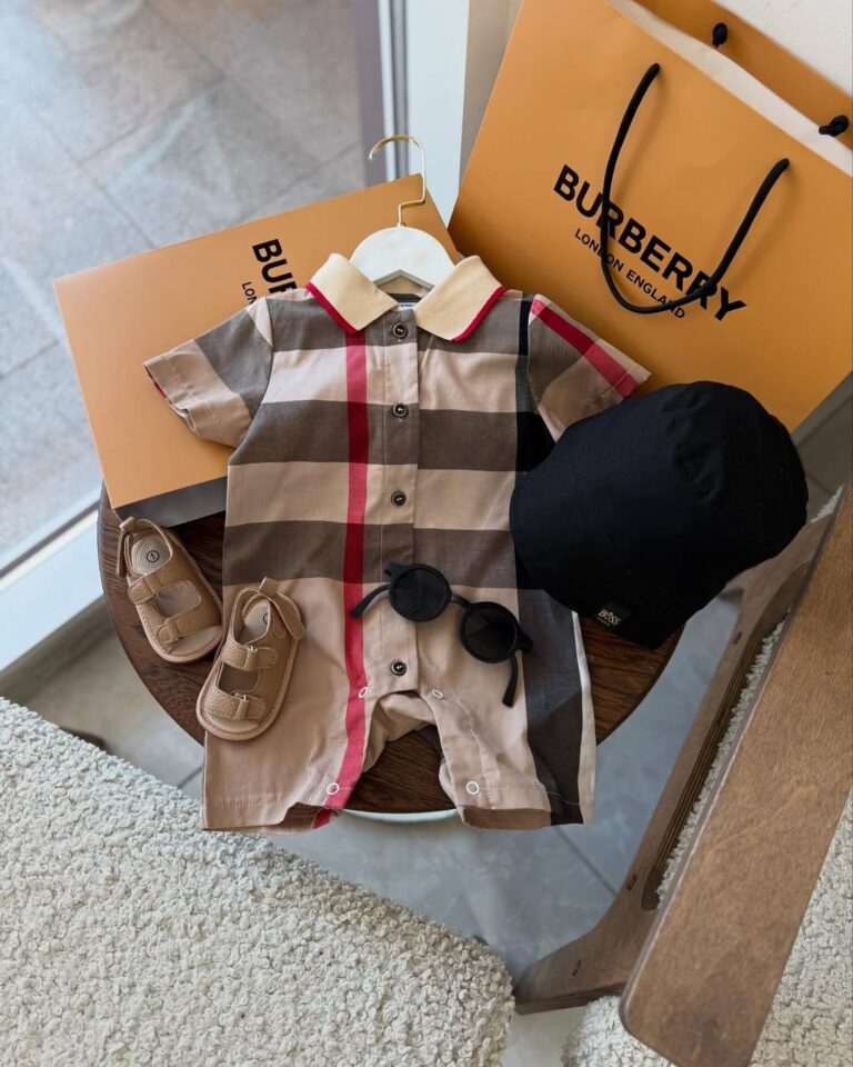 MACACÃO INFANTIL - BURBERRY