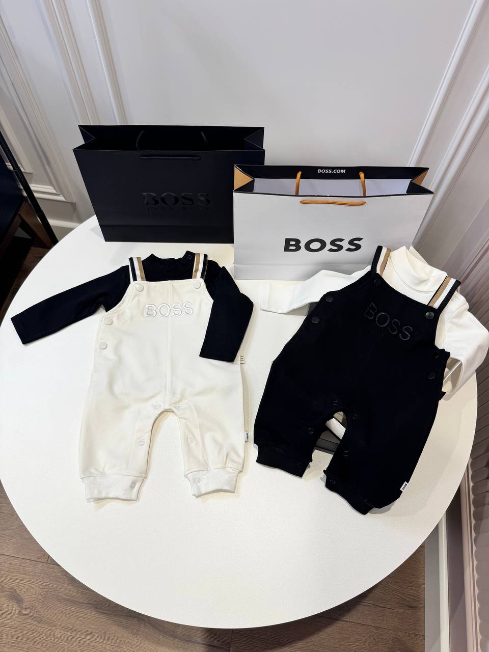 MACACÃO INFANTIL - HUGO BOSS